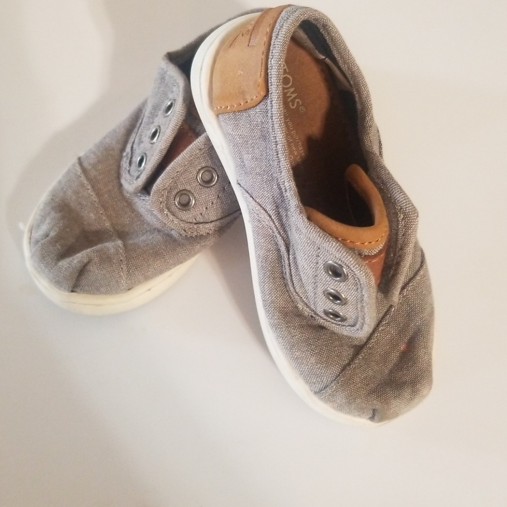 ❌Tom's shoes